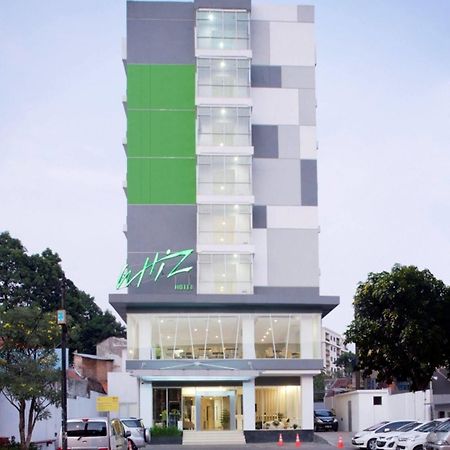 Whiz Hotel Cikini Jakarta Eksteriør bilde