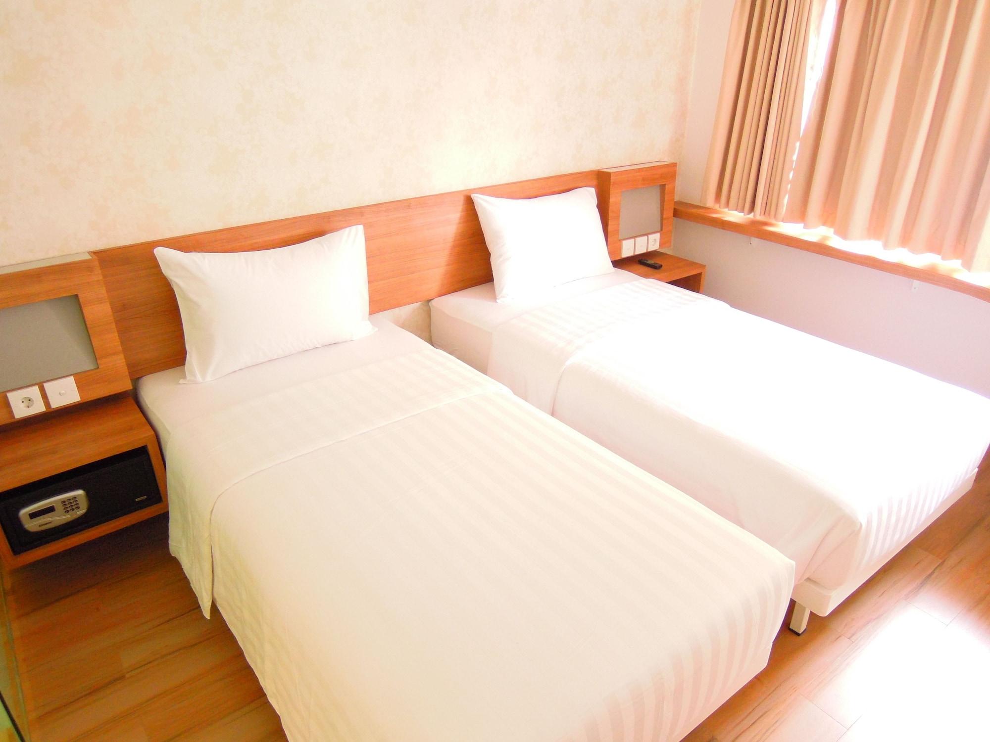 Whiz Hotel Cikini Jakarta Eksteriør bilde