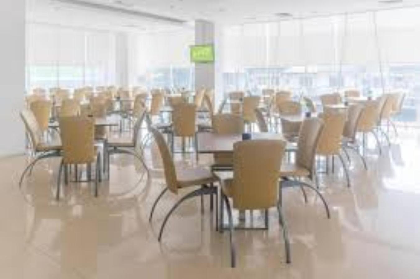 Whiz Hotel Cikini Jakarta Eksteriør bilde