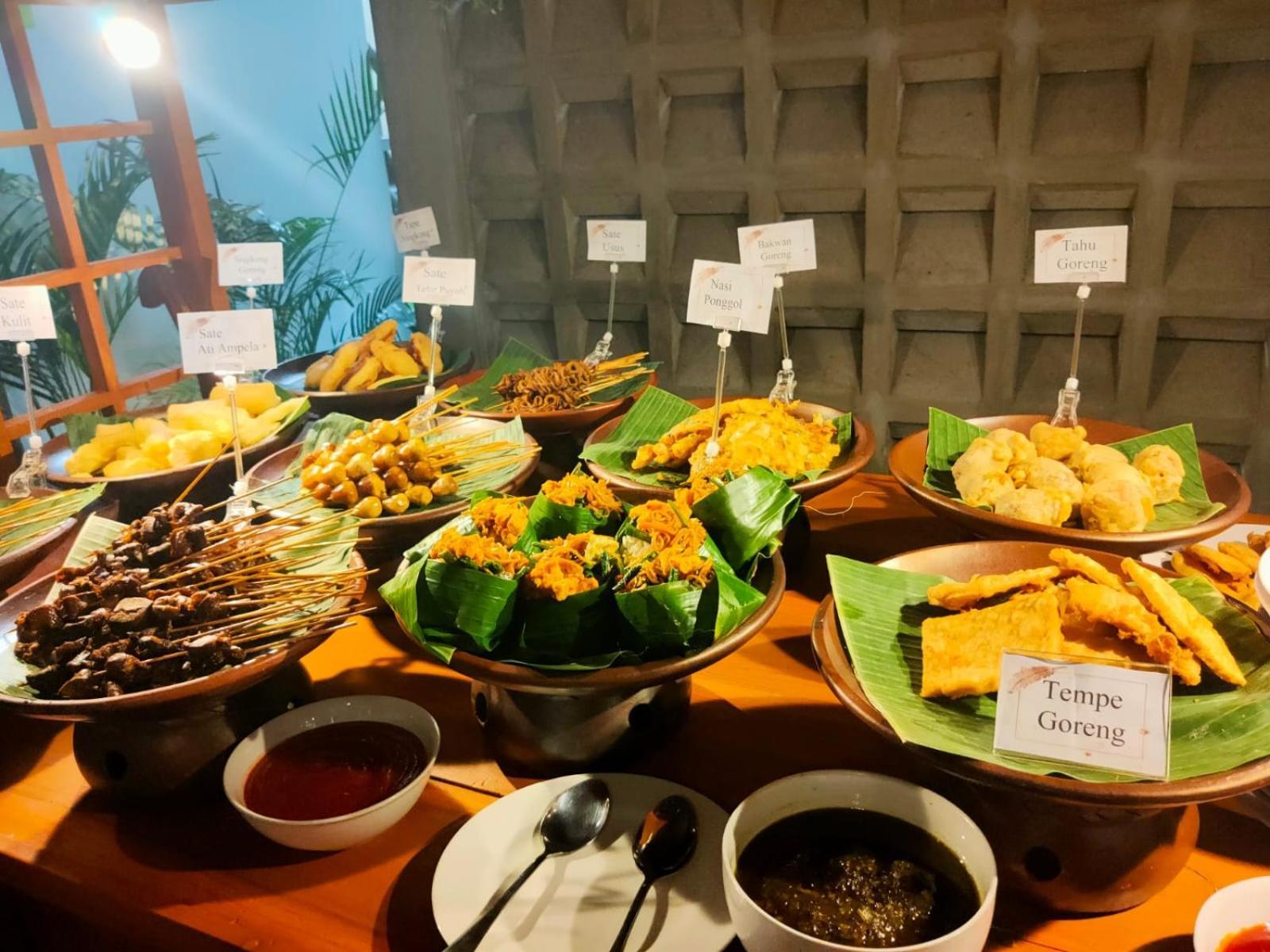 Whiz Hotel Cikini Jakarta Eksteriør bilde