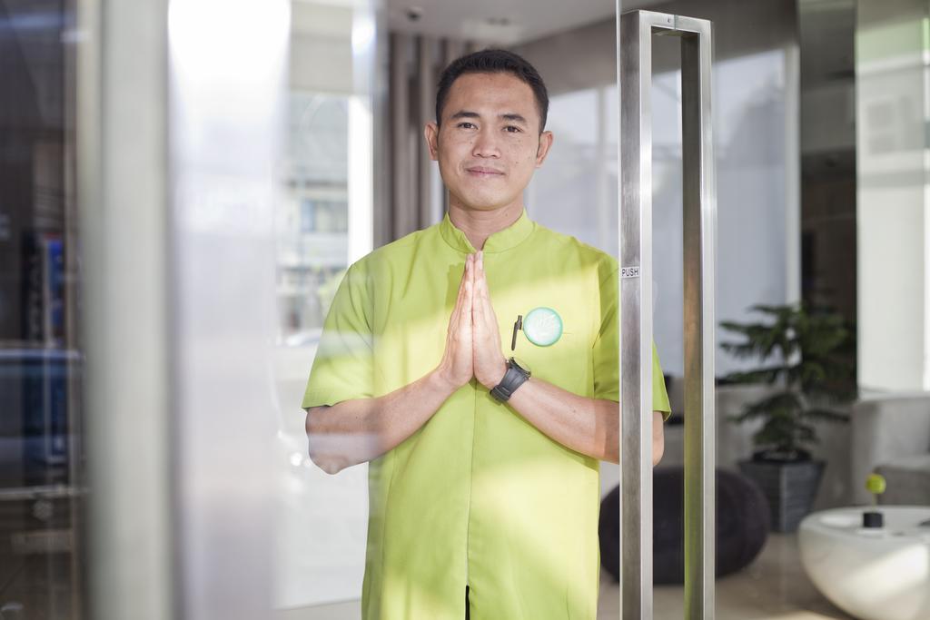 Whiz Hotel Cikini Jakarta Eksteriør bilde