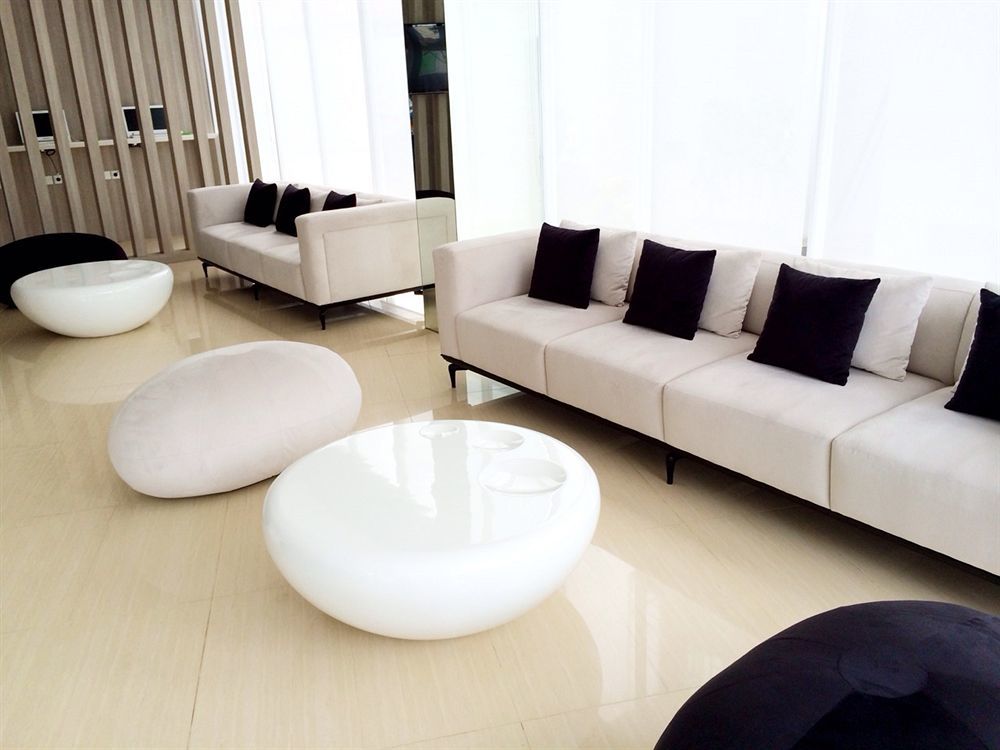 Whiz Hotel Cikini Jakarta Eksteriør bilde