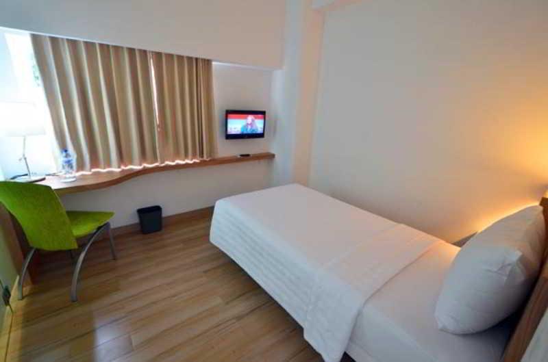 Whiz Hotel Cikini Jakarta Eksteriør bilde