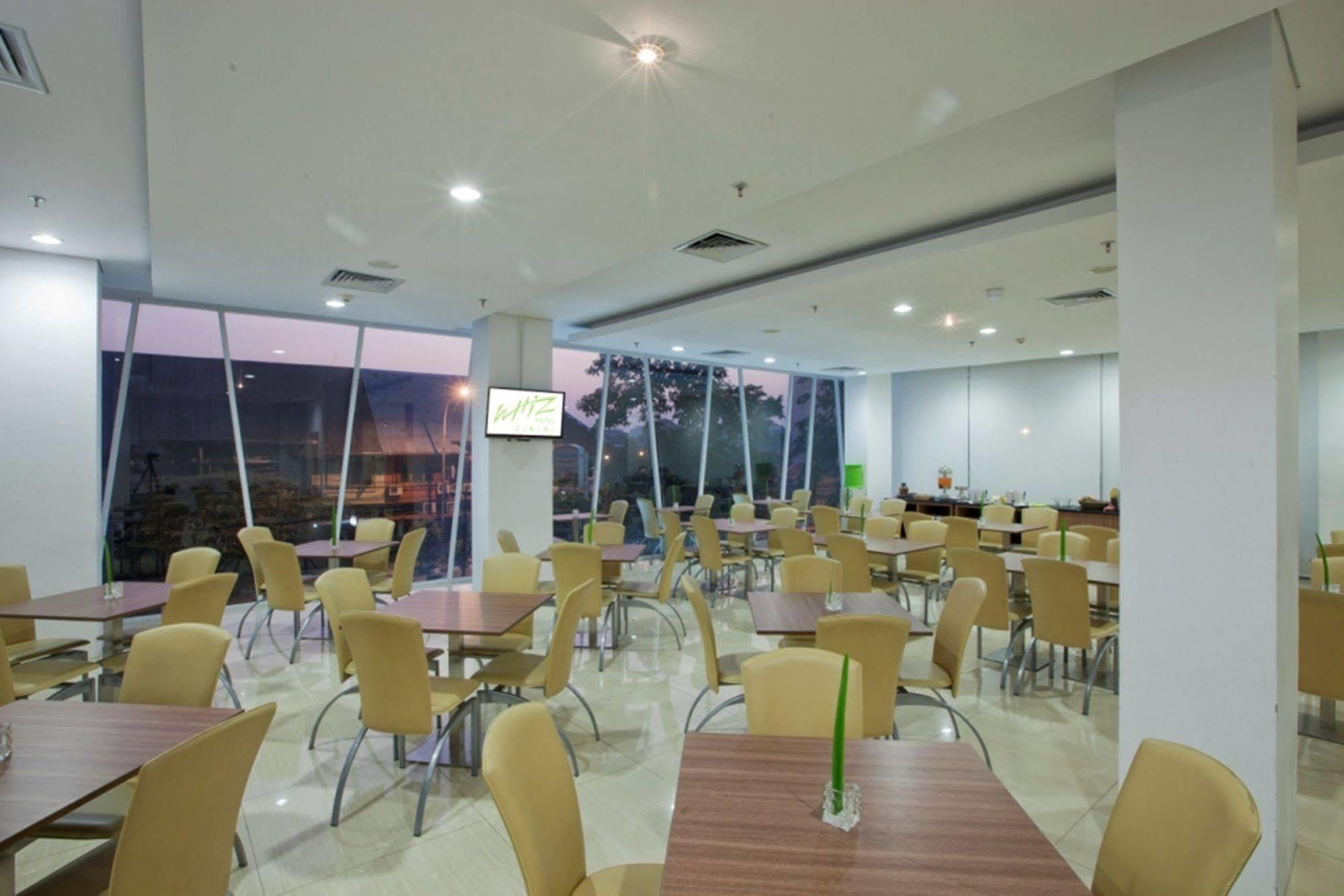 Whiz Hotel Cikini Jakarta Eksteriør bilde