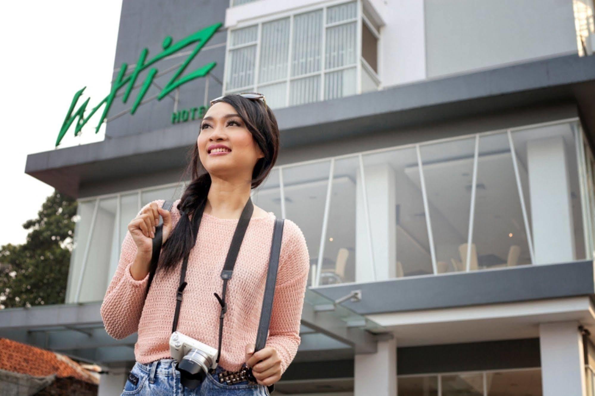 Whiz Hotel Cikini Jakarta Eksteriør bilde
